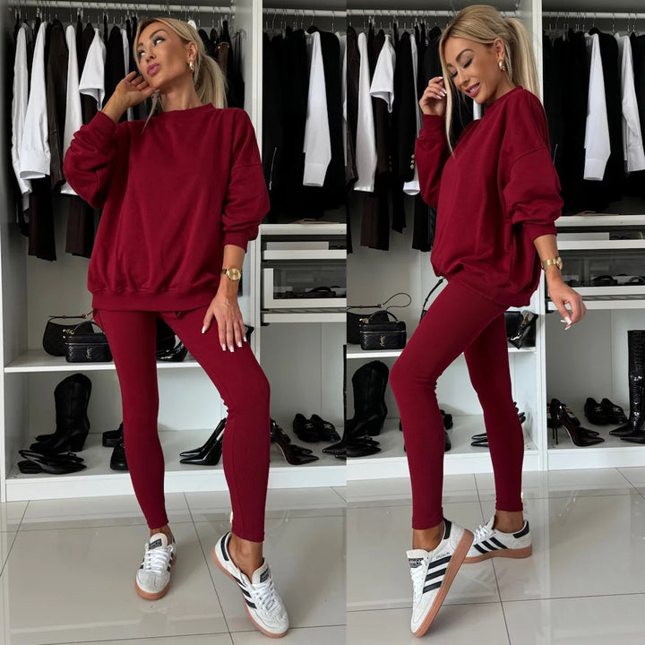 Kvinders afslappede sweatshirt med en løs pasform og komfortable leggings