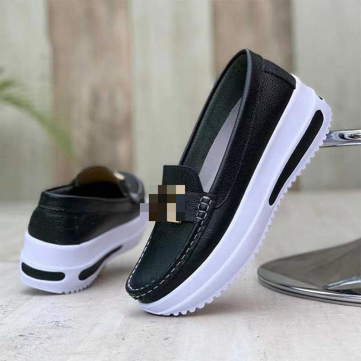 Dame Slip-On Fritidssko med dämpende platformssål og moderne accenter Stilla