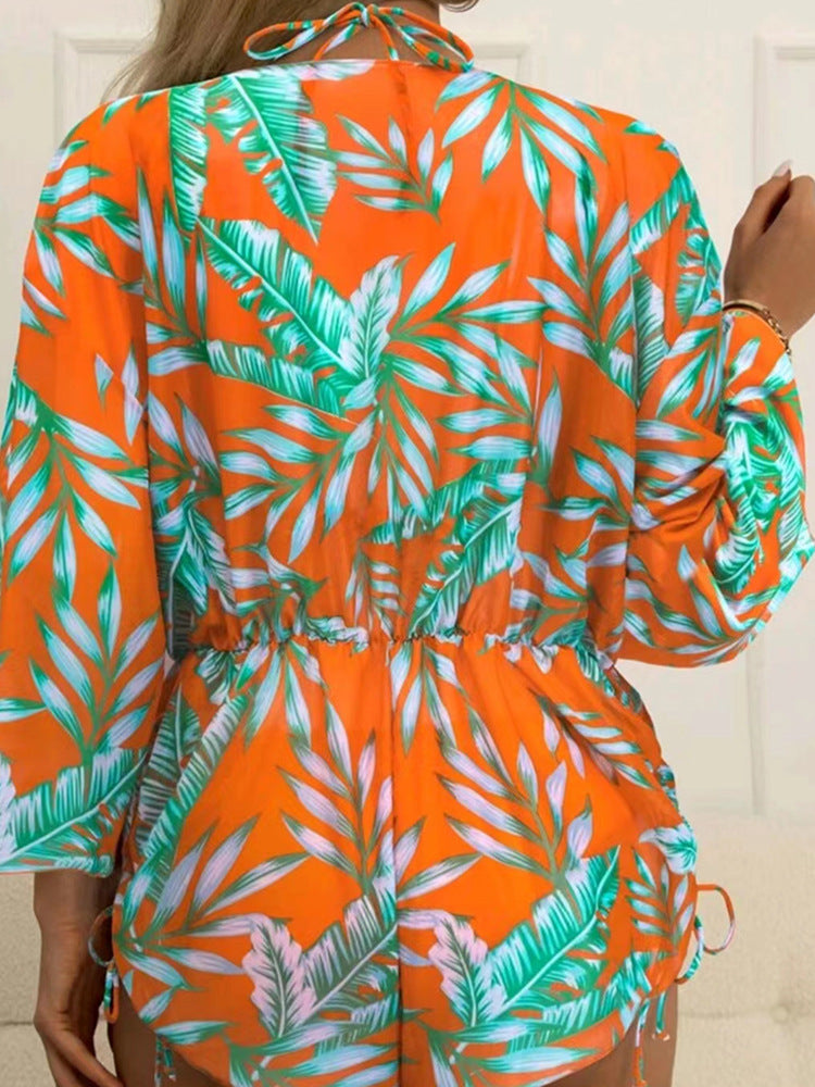 Dame bikini-sæt med blomsterdetaljer og moderne cover-up Stilla