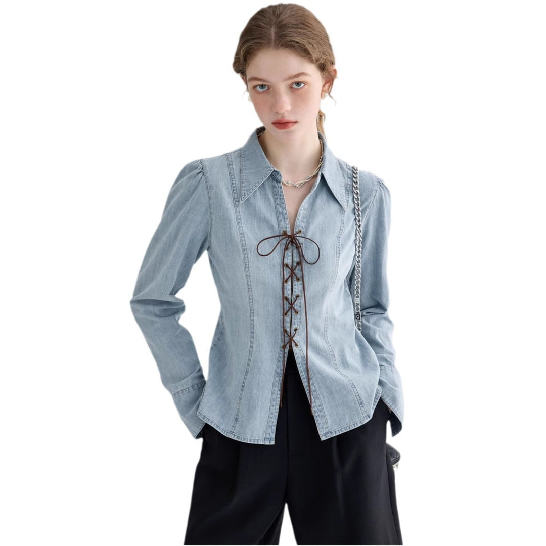 Dame jeansbluse med snøring og asymmetrisk snit Stilla