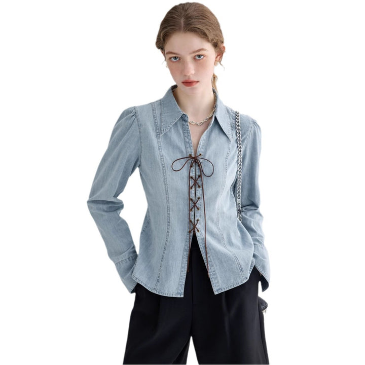 Dame jeansbluse med snøring og asymmetrisk snit Stilla