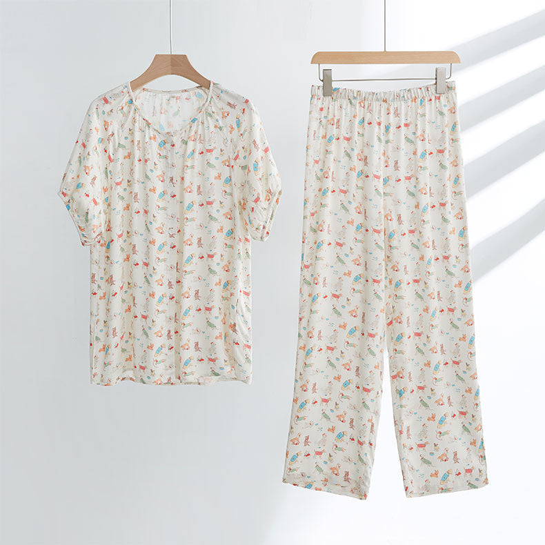Dame Pyjama-sæt lavet af let, åndbart materiale med kreativt dyremotiv Stilla
