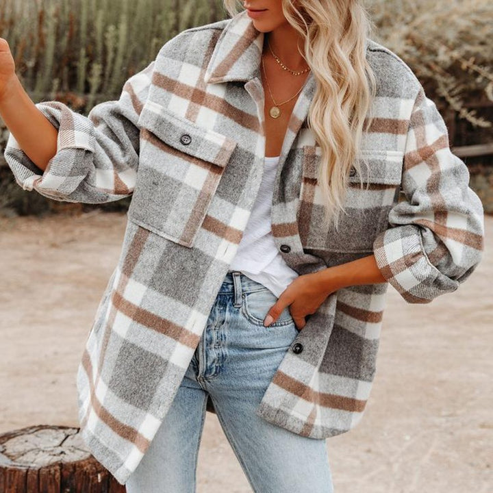 Dame Flannel Overshirt med ternet mønster og praktiske brystlommer Stilla