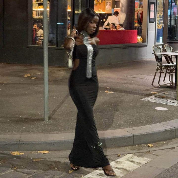 Dame Elegant aften kjole med smal snit og glitrende accenter Skovae