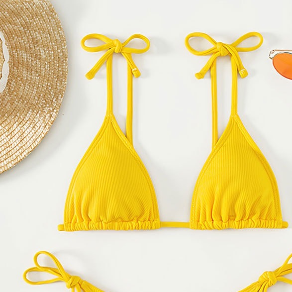 Dame Triangel-Bikini-Sæt med justerbare stropper og elegant ribdesigne Stilla