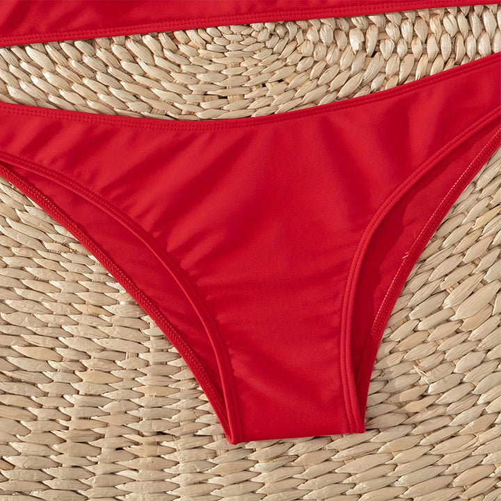 Dame bikini-sæt med minimalistiske stropper og elastisk pasform Stilla