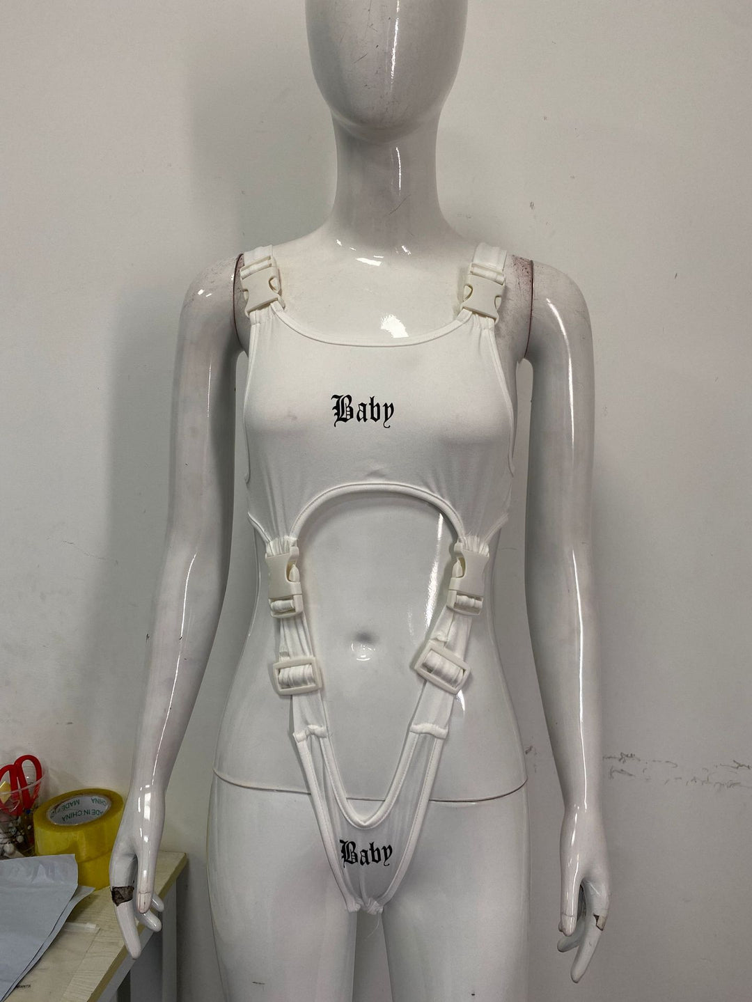 Dame Wickelbody med unikt design og justerbare stropper Skovae