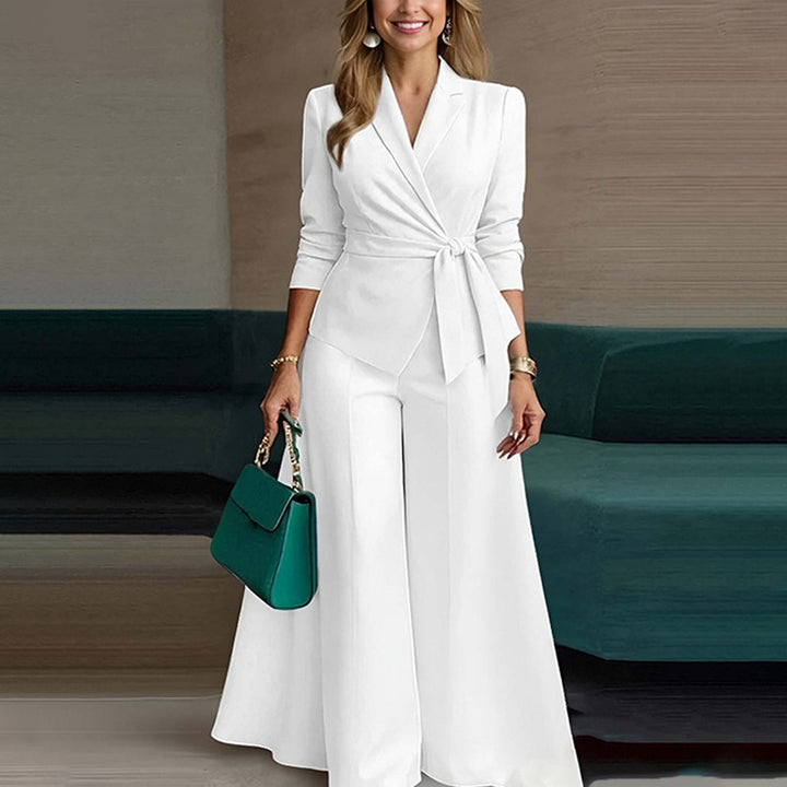 Kvinders elegante jumpsuit med skræddersyet snit og knyttet design Stilla
