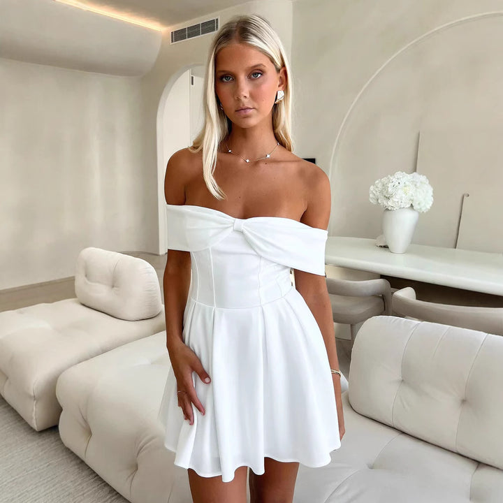 Dame Off-Shoulder Minikjole med struktureret top og udstyret skørt Skovae