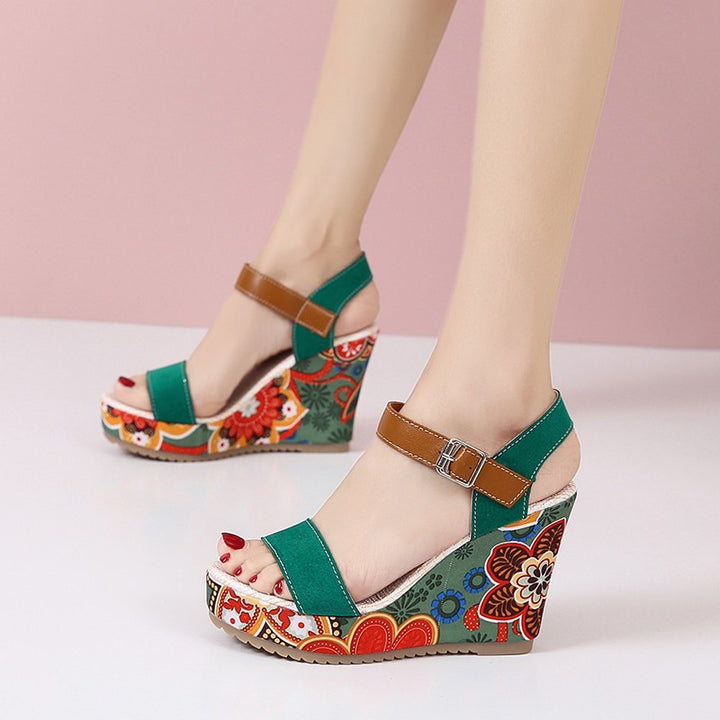 Dame Wedge-sandaler med blomsterdetaljer og komfortabel kilehæle Stilla