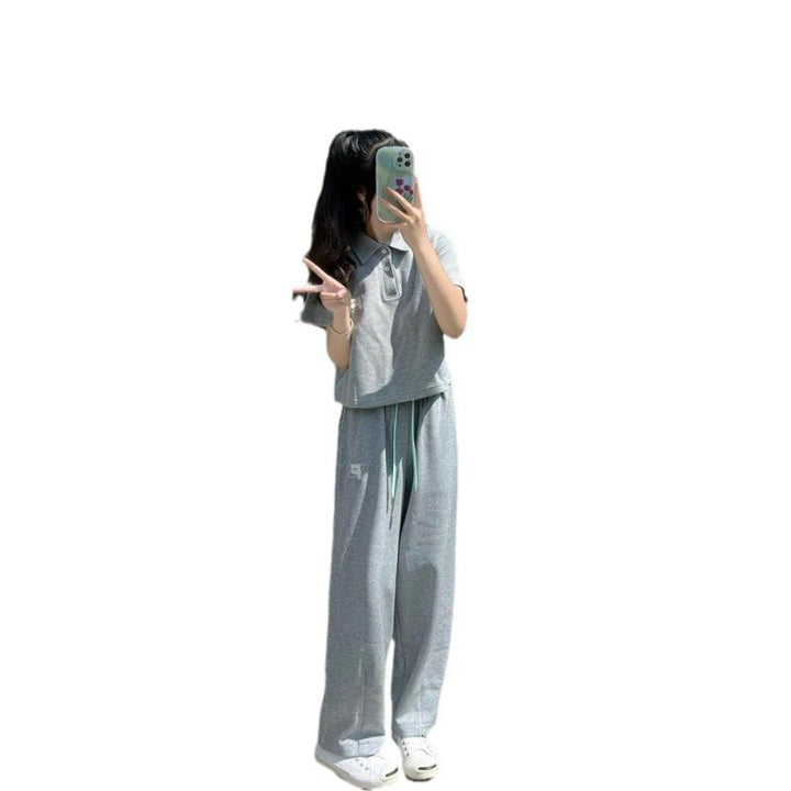 Kvinders sporty sæt med kort top og joggers Skovae