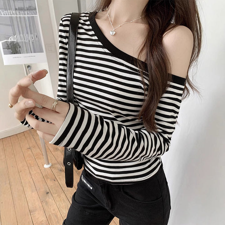 Dame Off-Shoulder Top med moderne stribemønster og tætsiddende snit Skovae