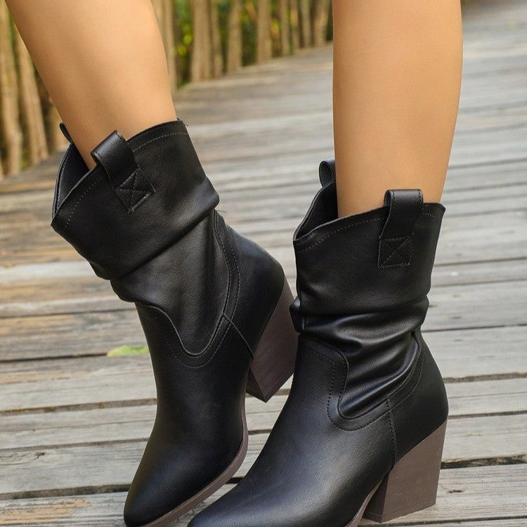 Dame støvler med moderigtigt slip-on design og elegant blokhæl Stilla