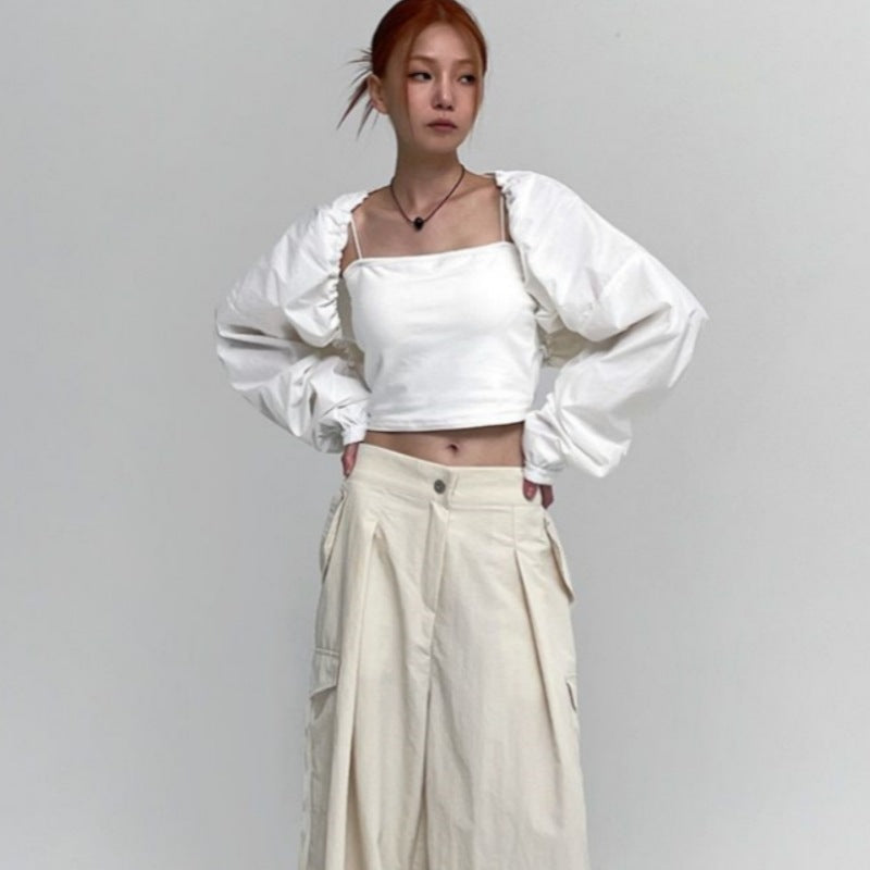 Kvindernes cropped langærmet bluse med flæser Stilla