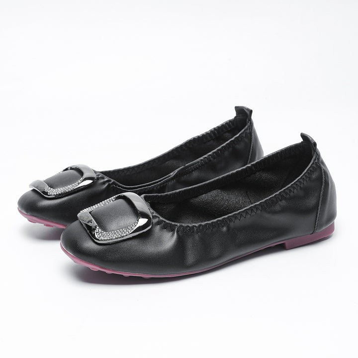 Dame Ballerinas med dekoreret spænde og blank overflade Stilla