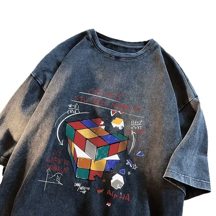 Dame T-shirt med kreativ terningmotiv og urban grafikdesign Stilla