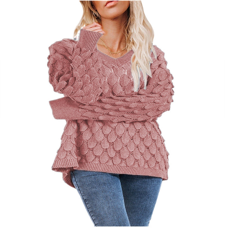 Kvinders chunky strikket sweater med skulpturel bølgemønster og V-hals Stilla