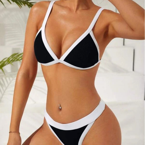 Dame bikinisæt med elegant kontrastdesign og justerbare stropper Stilla