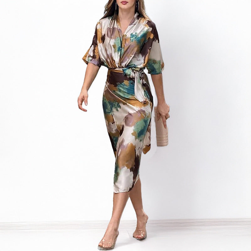 Dame wrap kjole med elegant silkefølelse og moderne kunsttryk Stilla