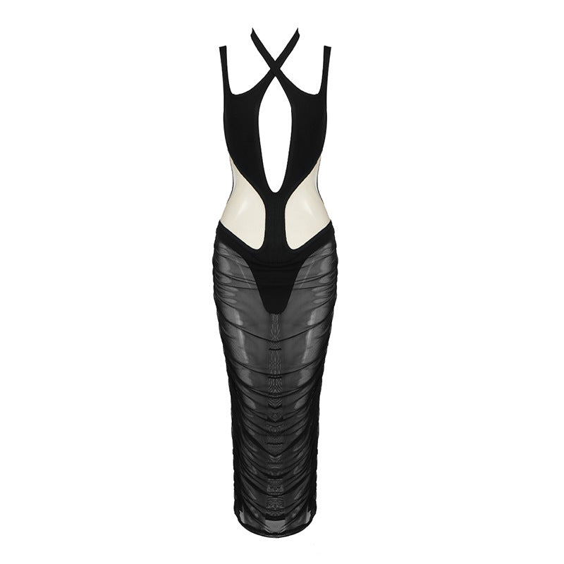 Dame figursyet kjole med innovativt cut-out-design og gennemsigtige indsatser Skovae