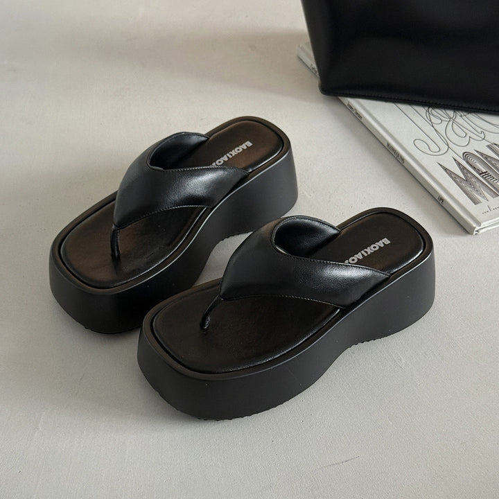 Femme Platform Tanga Flip-Flops Stilla