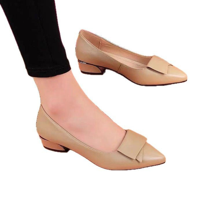 Dame ballerinas med stilfuld sløjfe accent og elegant blokhæl Stilla