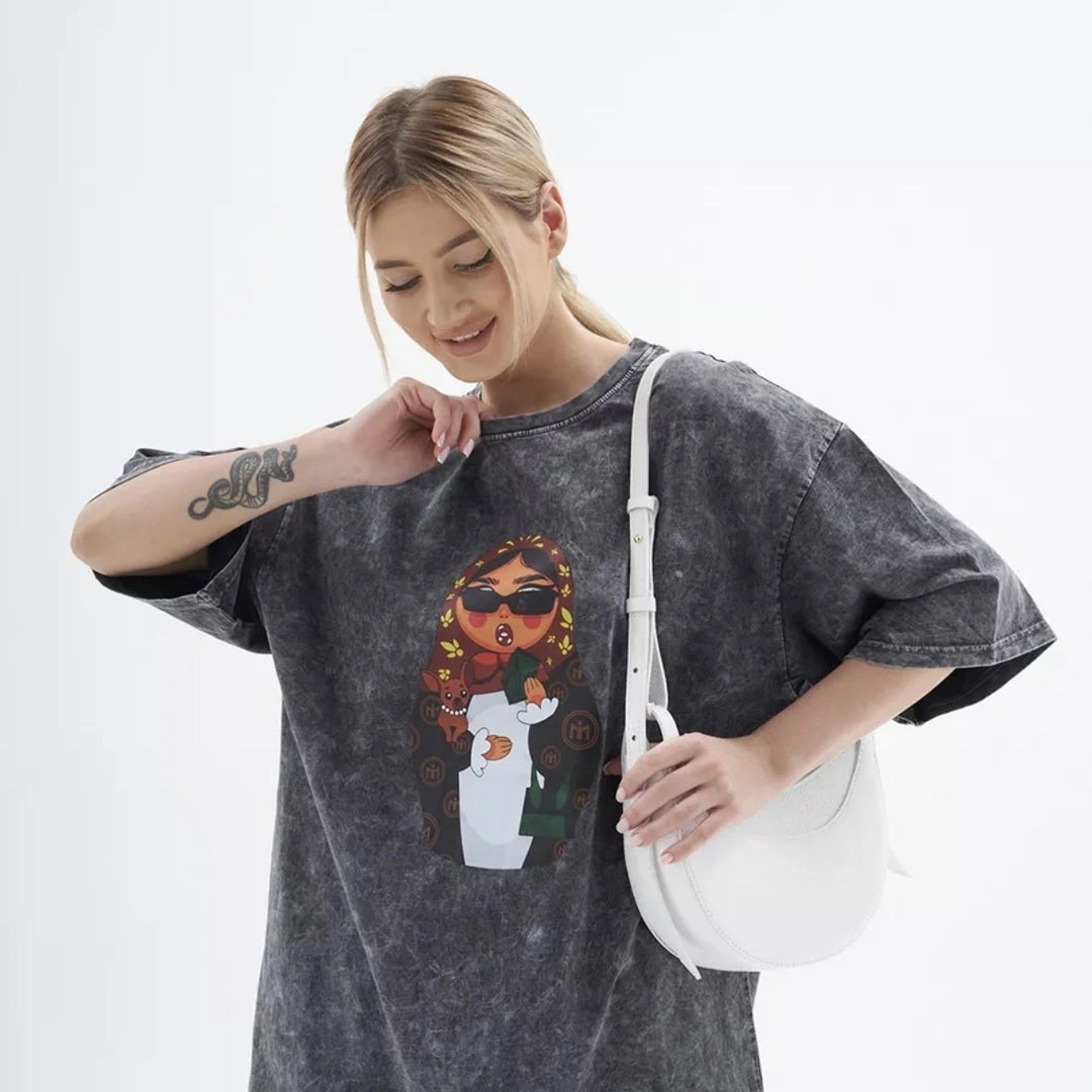 Dame T-shirt med kunstnerisktryk og afslappet snit Stilla