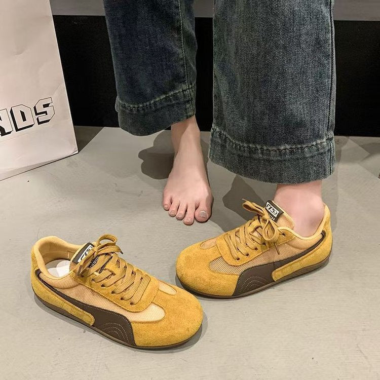 Dame sportiv sneaker i elegant design med åndbar overfladestruktur og fleksibelt sålprofil Stilla