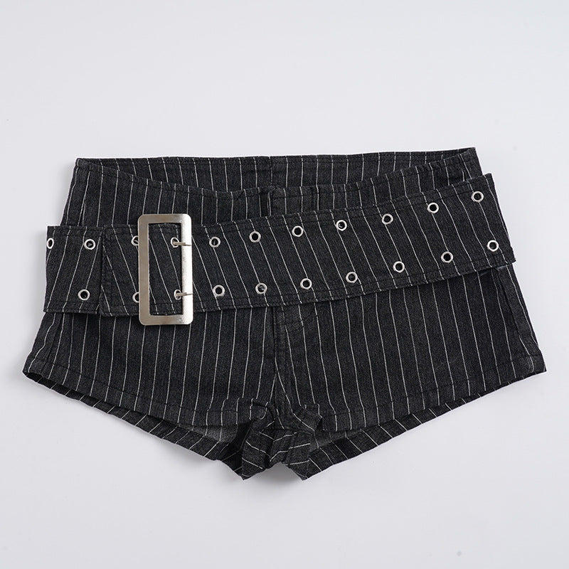 Dame fashionable shorts with high-quality belt and stud details Skovae