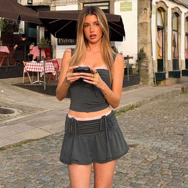 Dame mode crop top og nederdel sæt med rynker og bindedetaljer Skovae