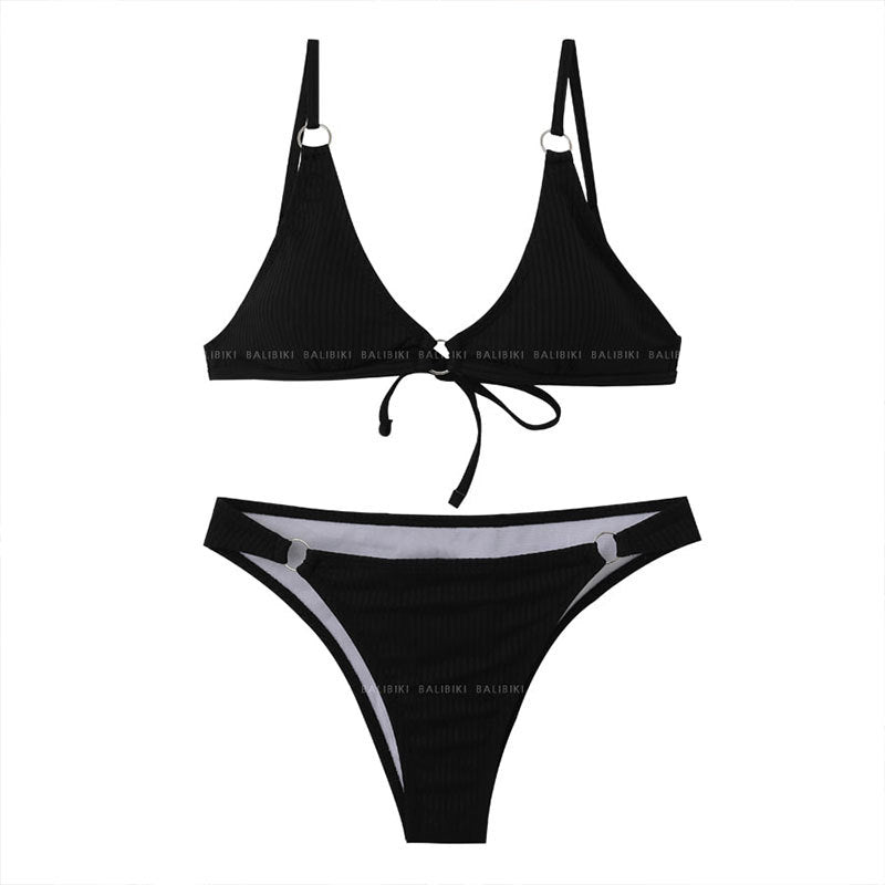 Dame triangel-bikini med elegant guldaccent og struktureret stof Stilla