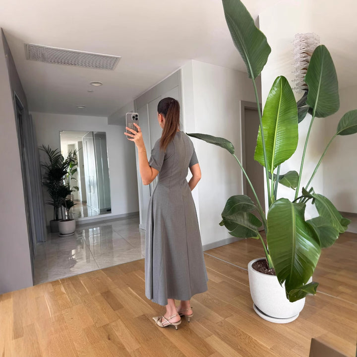 Dame elegant Midikjole med strukturerede detaljer Stilla