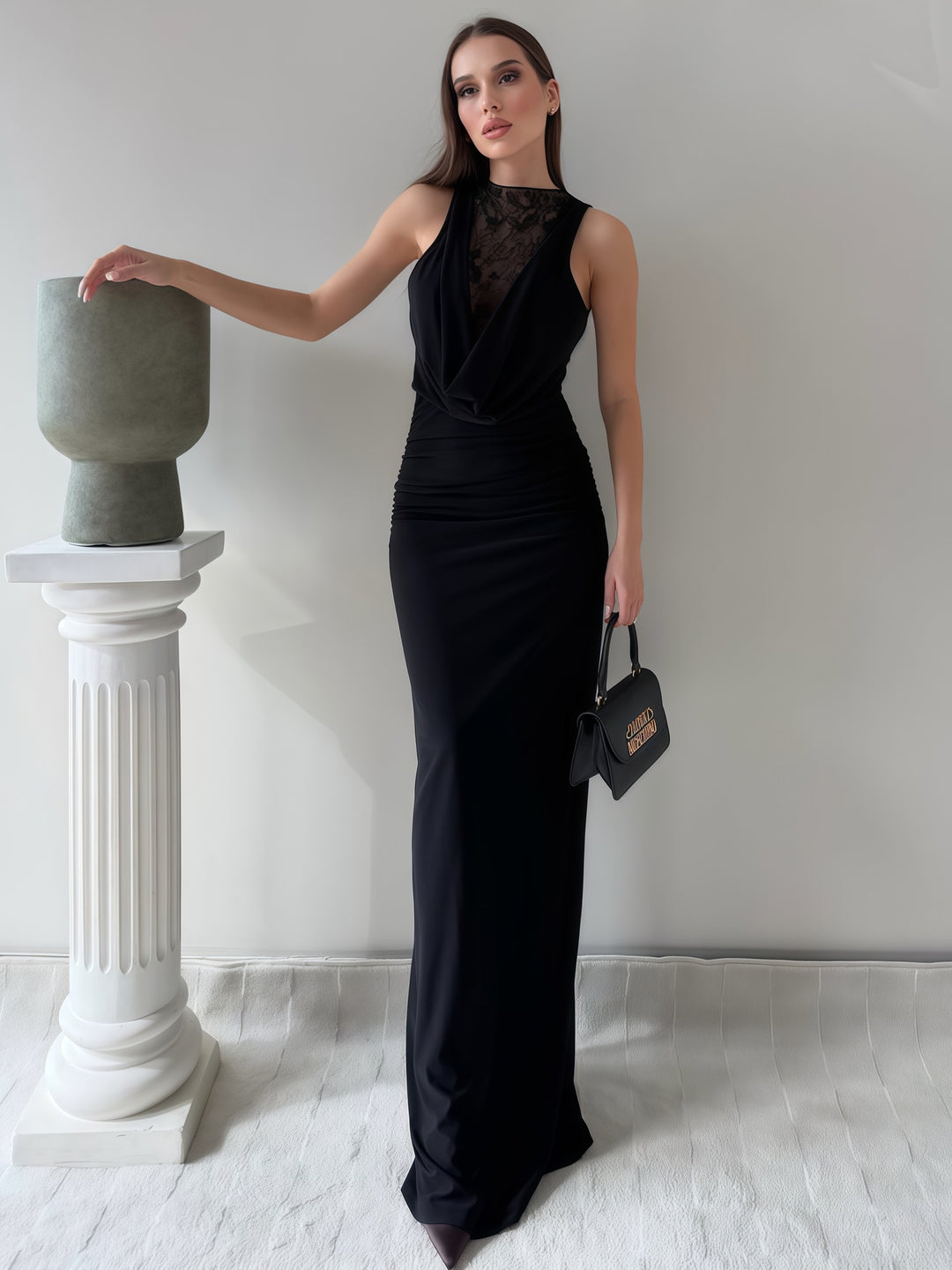 Dame Elegant Maxikjole med elegant Halterneck-design og raffineret Spidslage Skovae