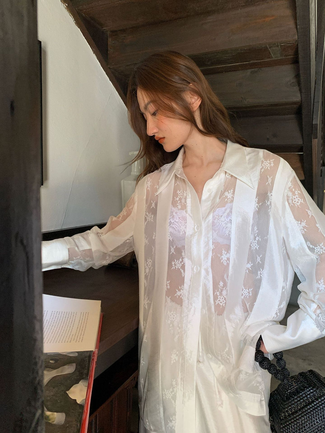 Dame gennemsigtig bluse i elegant chiffon med blomstret mønster Stilla