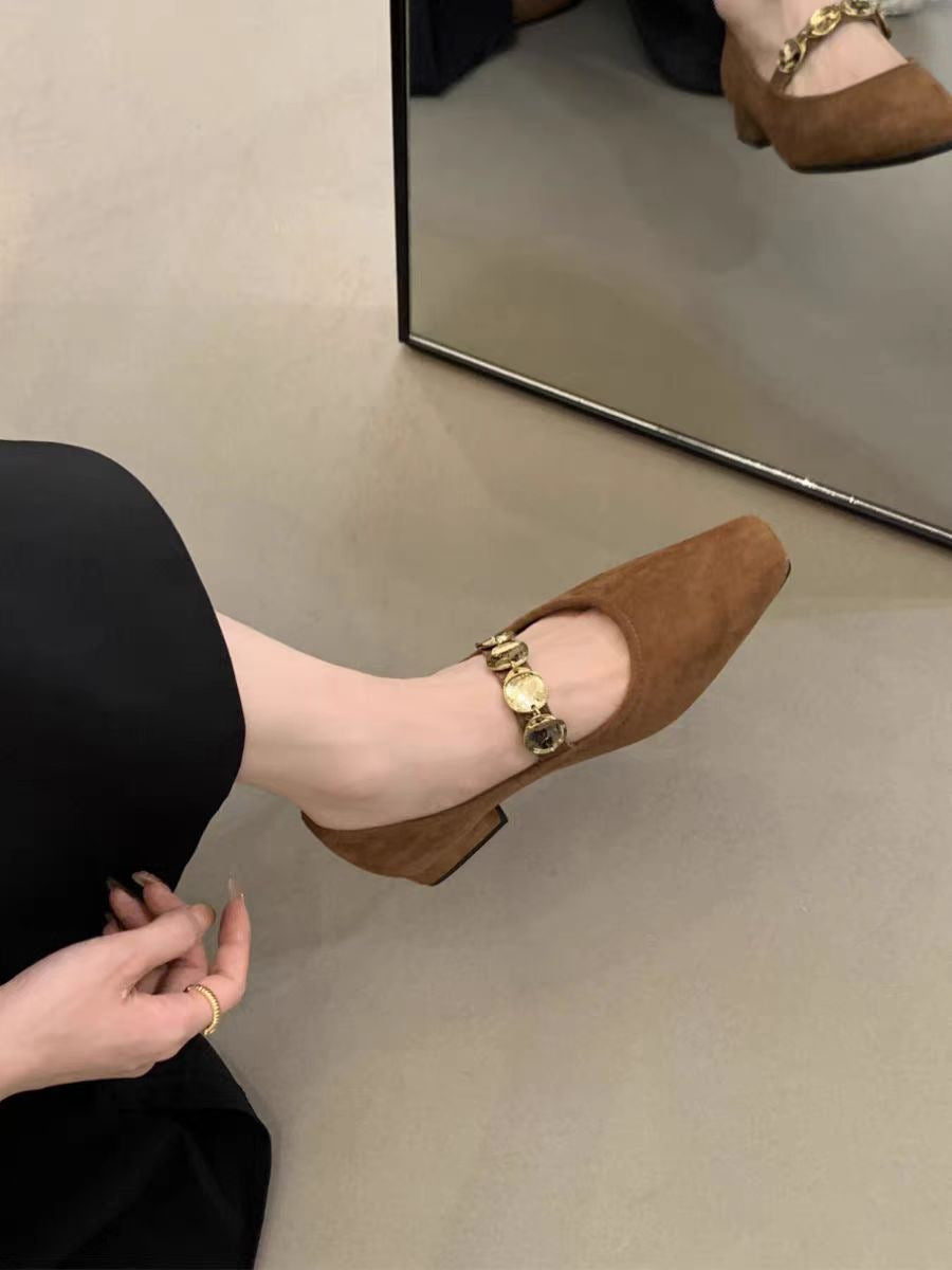 Dame Chunky Hælhæle Block Pumps med dekorativ kædeddetalje Stilla