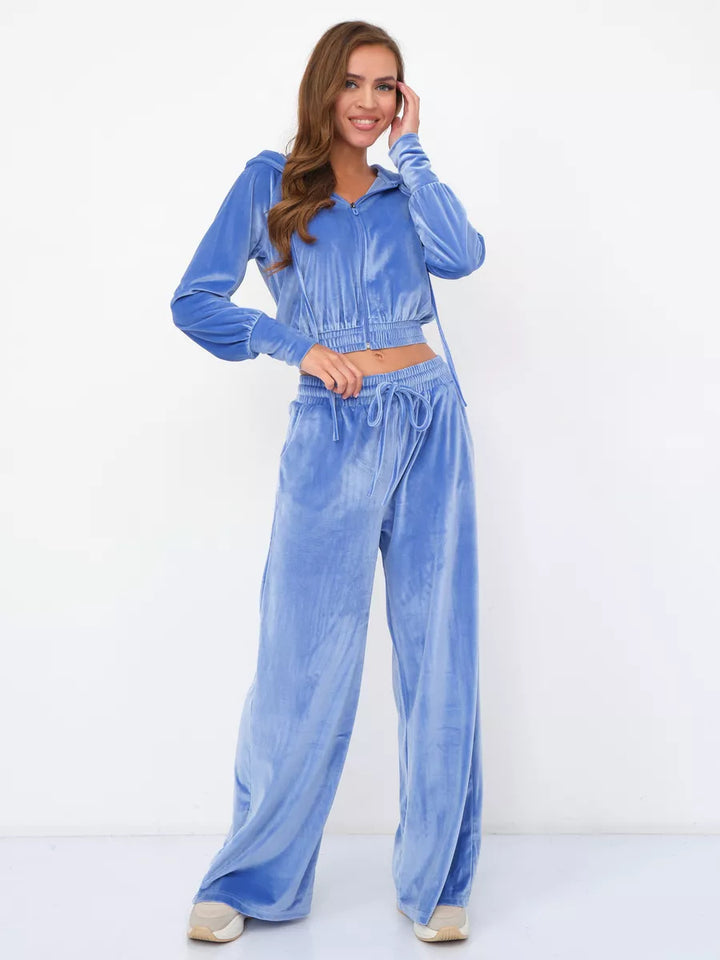 Dame mode velour loungewear sæt med cropped jakke og brede bukser Skovae