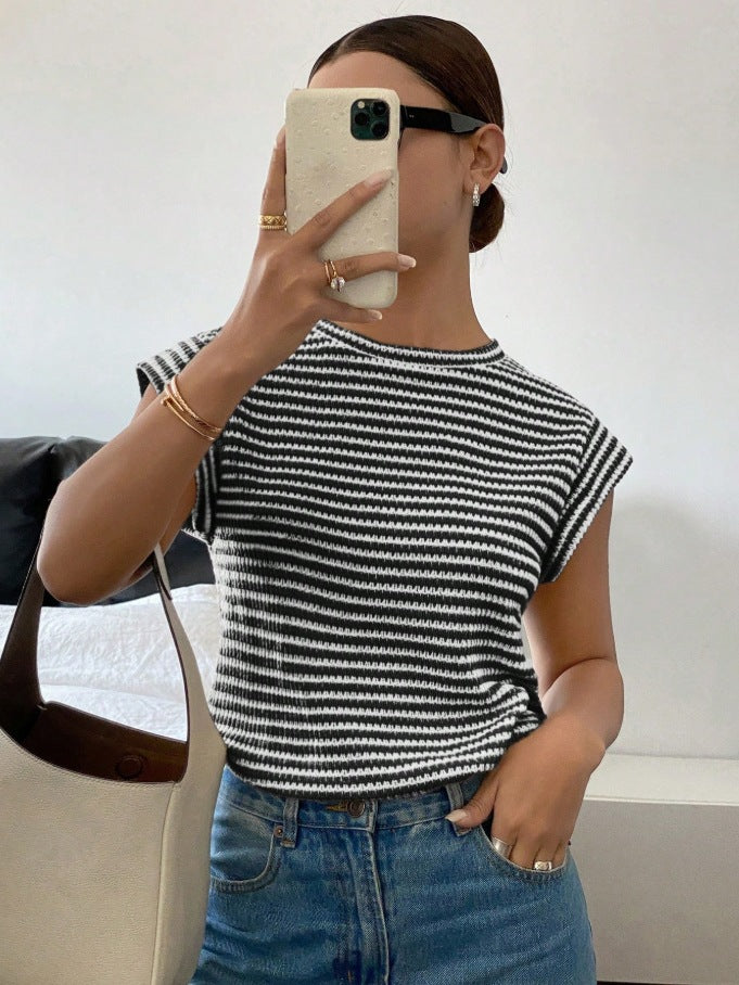Dame stribet T-shirt med elegant snit og kort ærme Stilla