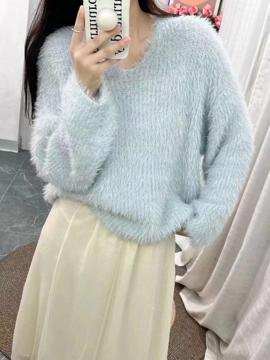 Kvinders fluffy V-hals sweater med lange ærmer og glimmertråde Stilla
