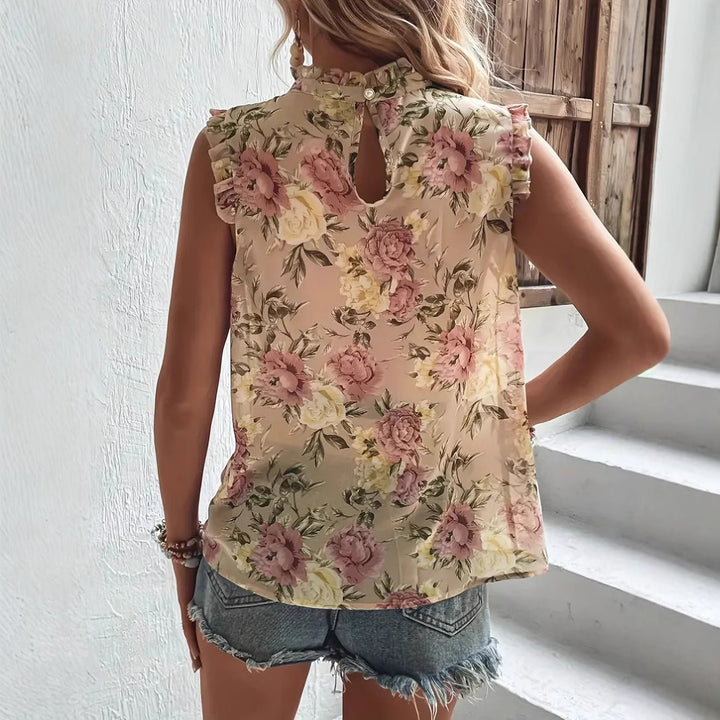 Dame rynket bluse med højhalsede krave og blomsterdesign Stilla