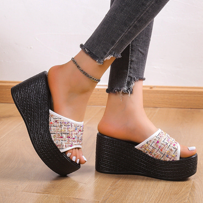 Dame Wedge-pantoletten med moderne tekstilaccent og skridsikker platform-sål Stilla