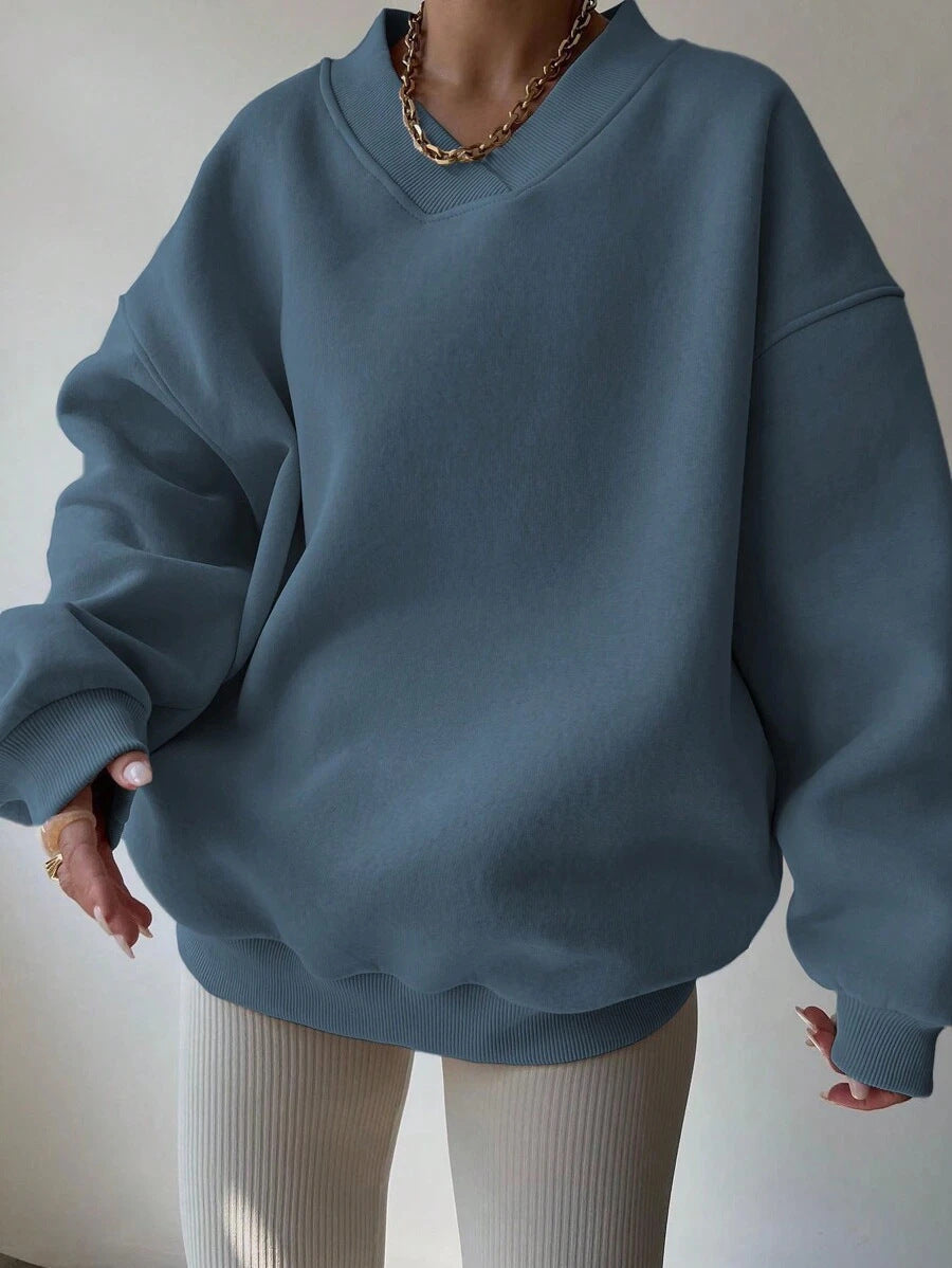Kvindernes oversized sweatshirt med V-hals og brede ærmer Skovae