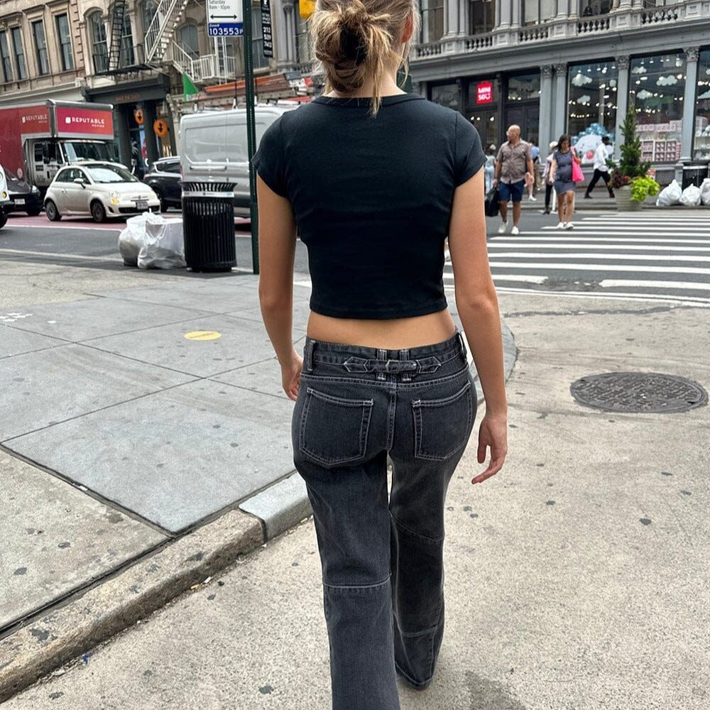 Dame Crop-Top med kreativ grafisk tryk og afslappet snit Skovae