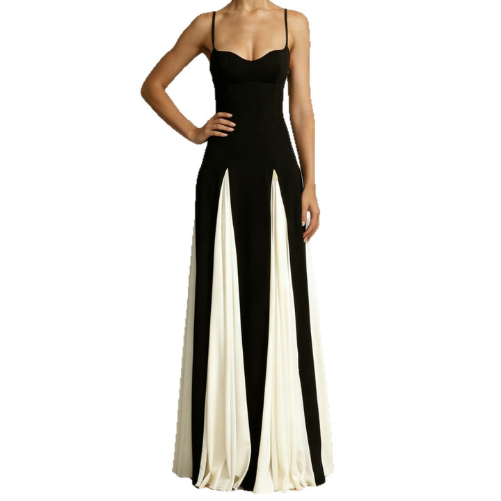 Dame Elegant aftenkjole med asymmetrisk skirt og fine stropper Skovae