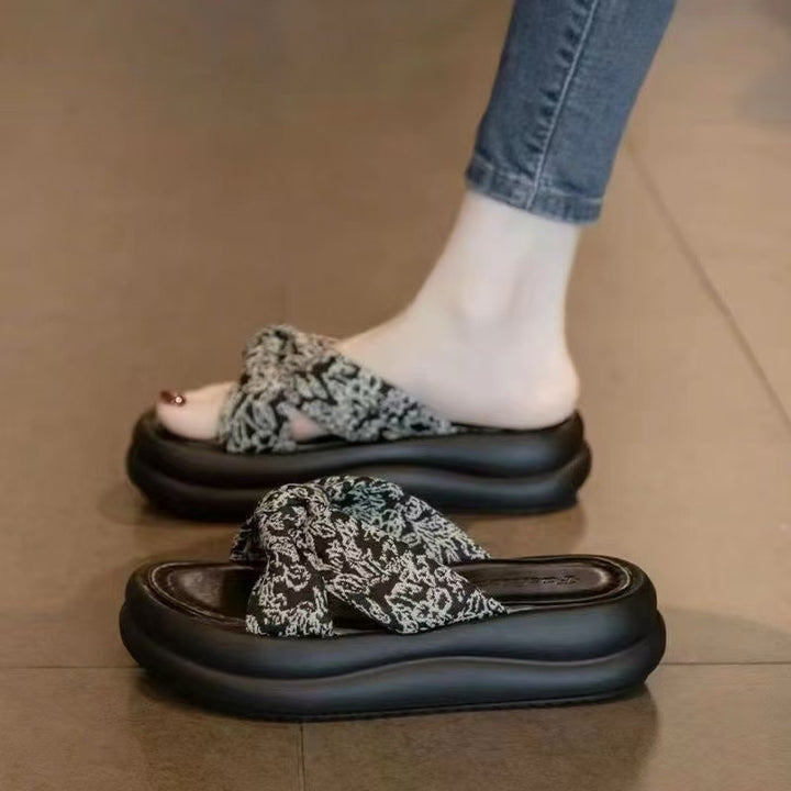 Dame platform-sandaler med moderne bånd-detalje og ergonomisk sål Stilla