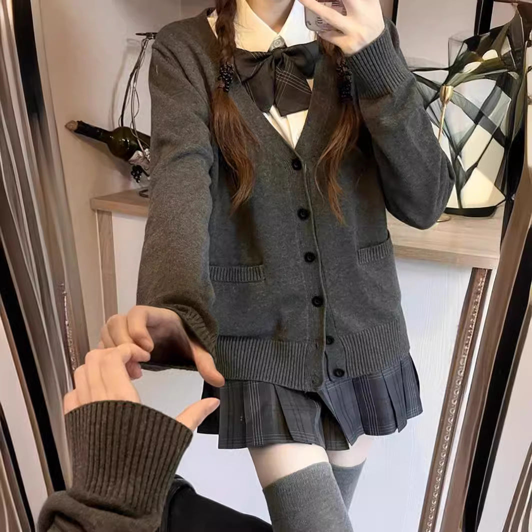 Kvinders college cardigan med klassisk krave og dekorativ sløjfedesign Stilla