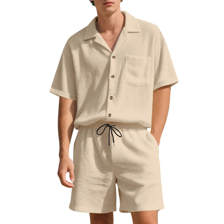Herrer casual sommer-outfit med kortærmet skjorte og shorts Stilla