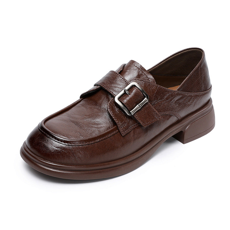 Femme Classic Slip-On Loafers med spænde-detalje Stilla