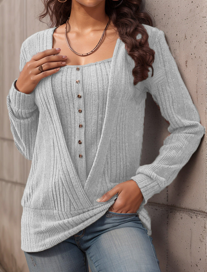Dame strikpullover med moderne indpakningslook og knapliste Stilla