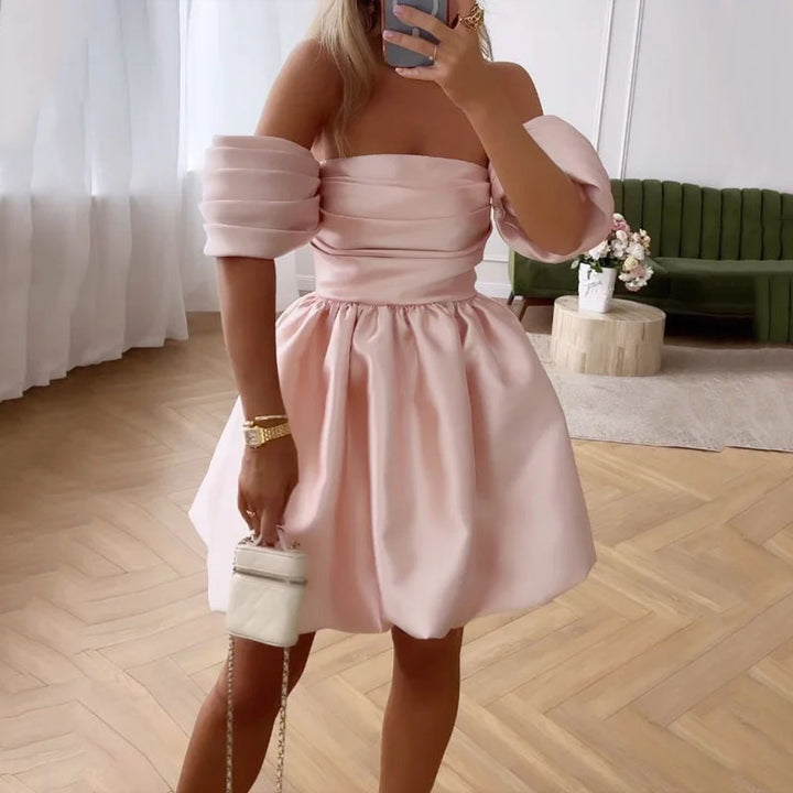 Kvinders off-shoulder cocktailkjole med elegante puffærmer og flydende nederdel Skovae