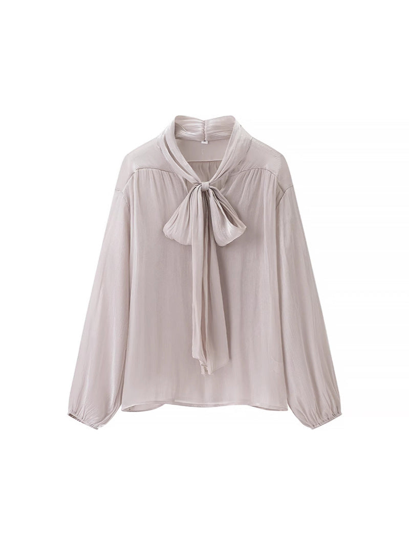 Dame bluse- og nederdelssæt med elegante flæsedetaljer Stilla